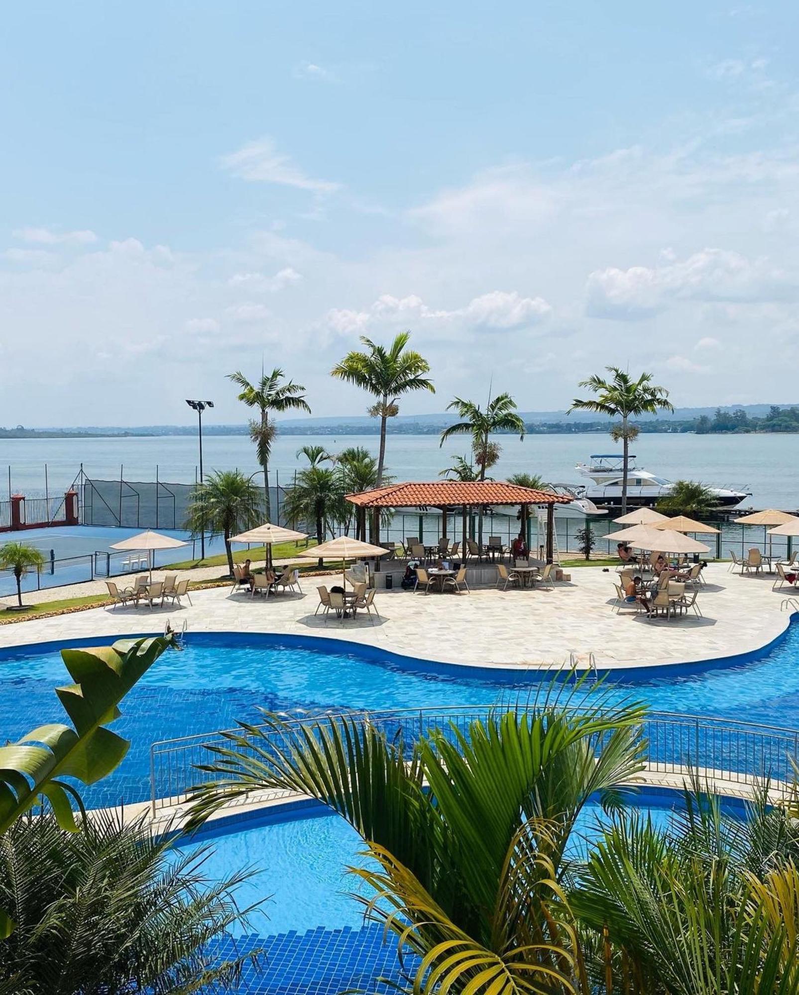 Flat Beira Lago No Centro De Bsb Brasilia Exterior photo