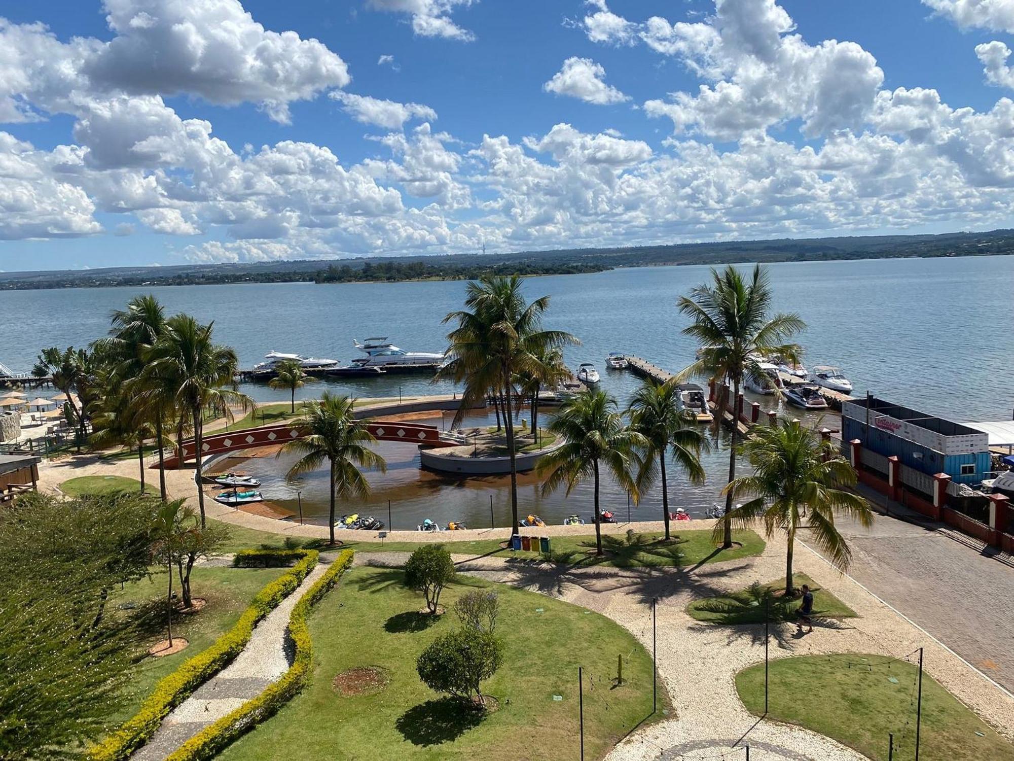 Flat Beira Lago No Centro De Bsb Brasilia Exterior photo