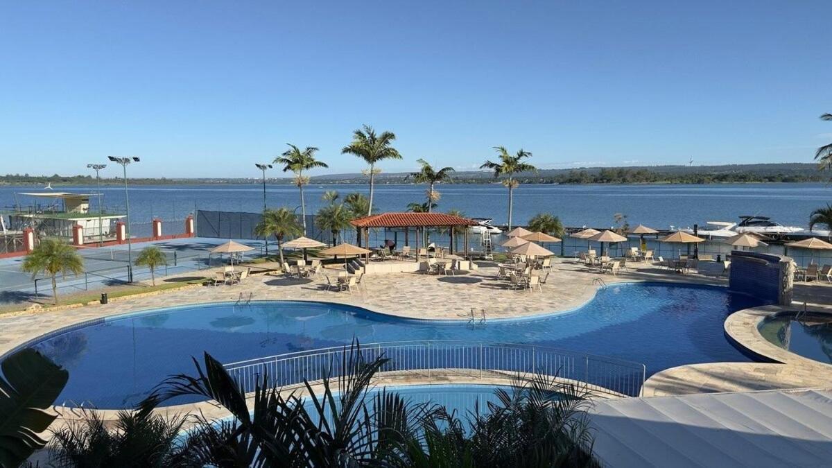 Flat Beira Lago No Centro De Bsb Brasilia Exterior photo